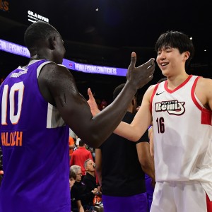 新葡京娱乐-好兄弟境遇大不同！马卢阿奇29分01秒砍18分14板 杨瀚森打1分39秒